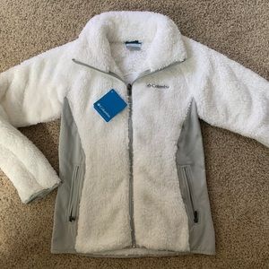Columbia white fur jacket. NWT never worn. S